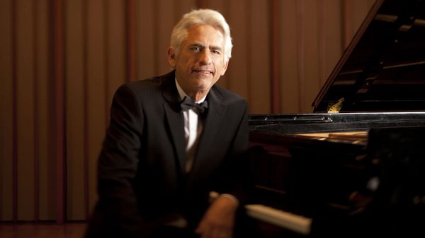 David Benoit Christmas Tribute to Charlie Brown Show